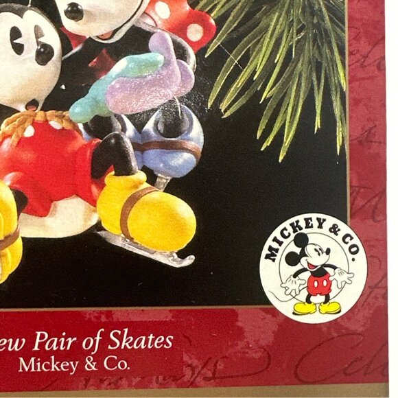 Disney Hallmark Keepsake Ornament Mickey & Minnie "New Pair Of Skates" 1997 - Picture 8 of 10